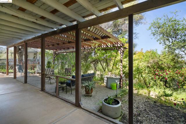 Image 20 of 41 For 2992 Buckboard Rd