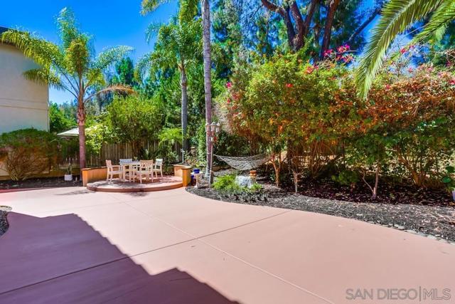 5423 Foxtail Loop, Carlsbad CA: https://media.crmls.org/mediaz/f025ec5e-b769-41c5-8240-3f53aacf16a5.jpg