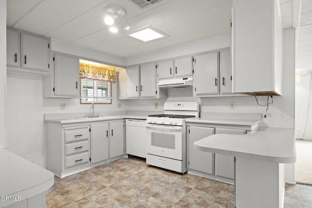 80 Copland Circle, Ventura CA: https://media.crmls.org/mediaz/f026b1e6-8b73-4a4f-9ee2-1ae3b617541d.jpg