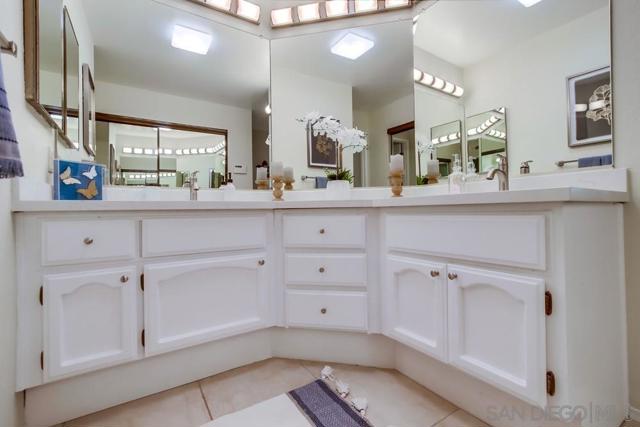 12242 Paseo Lucido, San Diego CA: https://media.crmls.org/mediaz/f026c54c-8427-4956-b4c5-7af41e3b0c38.jpg