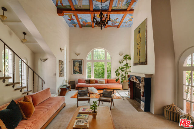5163 Franklin Avenue, Los Angeles CA: https://media.crmls.org/mediaz/f027736c-b1d8-4050-bfad-0b355a7c47db.jpg