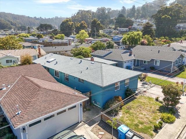 847 Arguello Boulevard, Pacifica CA: https://media.crmls.org/mediaz/f0280400-b729-4f78-b49b-77905771ce95.jpg