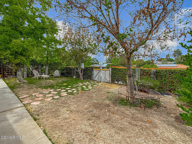 1888 El Monte Drive, Thousand Oaks CA: https://media.crmls.org/mediaz/f028c0d6-0e2f-45b4-aa26-7396003d15de.jpg