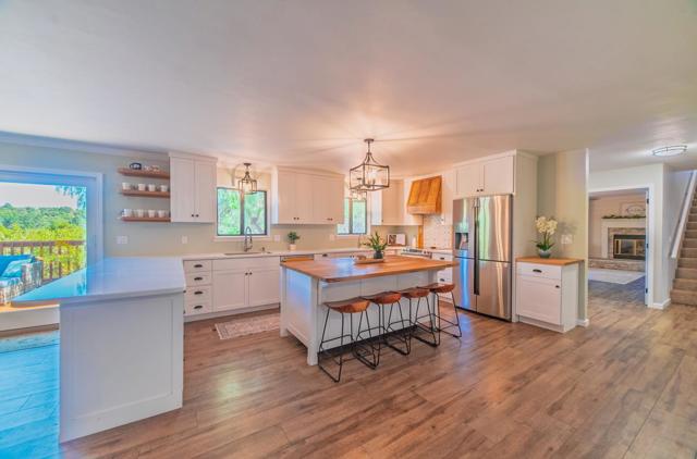 2646 El Camino Real, Salinas CA: https://media.crmls.org/mediaz/f0296e5b-c0b8-4aee-a50c-f619d1a3265d.jpg