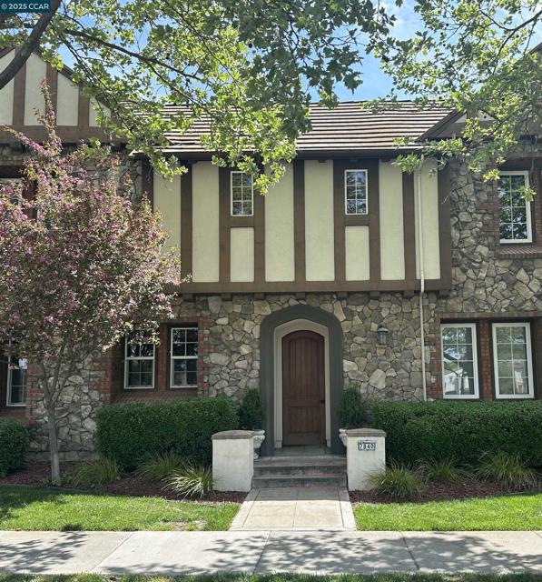 7840 Stoneleaf Drive, San Ramon CA: https://media.crmls.org/mediaz/f029dd6e-0a84-40d7-a894-232c6e7a6dbd.jpg
