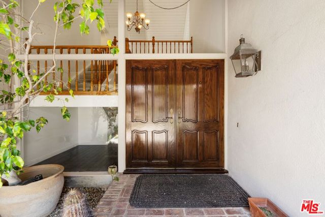 2276 Westridge Road, Los Angeles CA: https://media.crmls.org/mediaz/f02a50fd-6e12-47e6-9c22-5586e73112ef.jpg