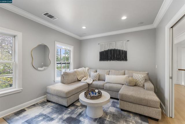 1826 Alameda Diablo, Diablo CA: https://media.crmls.org/mediaz/f02b0289-28df-47ac-b303-ab72f389f761.jpg