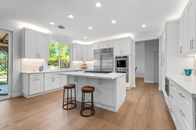213 Heath Meadow Court, Simi Valley CA: https://media.crmls.org/mediaz/f02b04e5-c06b-468c-8ac4-7cc0daf8e83c.jpg
