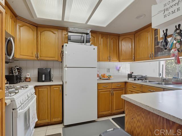 5949 Tonawanda Dr, San Diego, CA 92139 photo 11