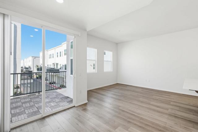 Detail Gallery Image 12 of 64 For 1455 Banahaw Way #6,  Chula Vista,  CA 91915 - 3 Beds | 2/1 Baths