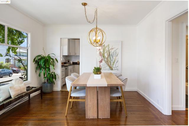 1539 E 38Th St, Oakland CA: https://media.crmls.org/mediaz/f02c0a00-8b04-45ac-89f1-a93ae4bfe5ee.jpg