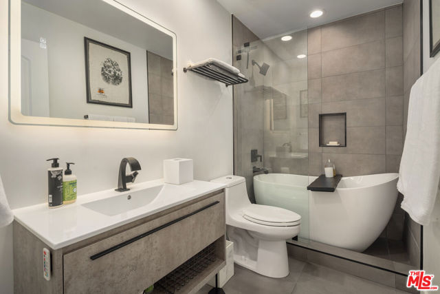 1221 N Kings Road, West Hollywood CA: https://media.crmls.org/mediaz/f02cc4bf-5bd8-4721-871d-b7d9b332edb3.jpg