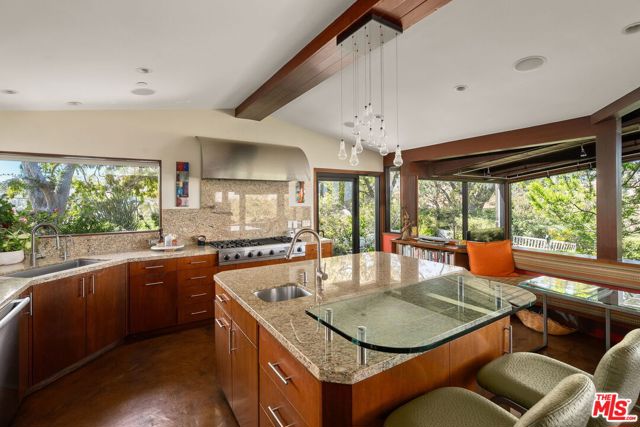 Drew Fenton | 1024 Lindenwood Lane Los Angeles CA | MLS: 7292119