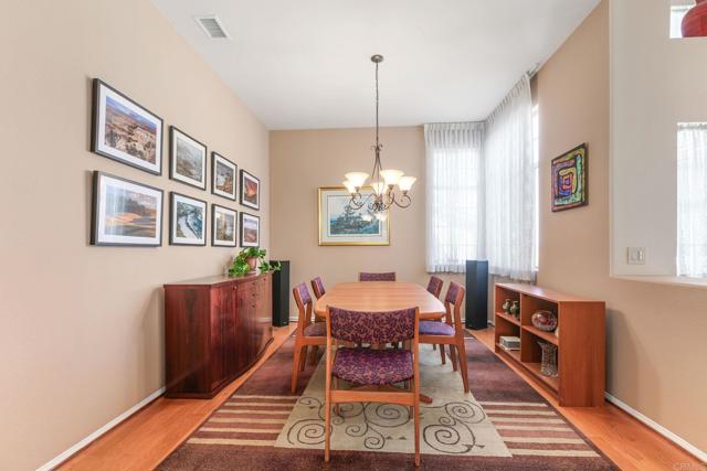 1911 La Subida Way, San Marcos CA: https://media.crmls.org/mediaz/f02e51e0-0ea2-4332-b92c-2374060c7ff6.jpg