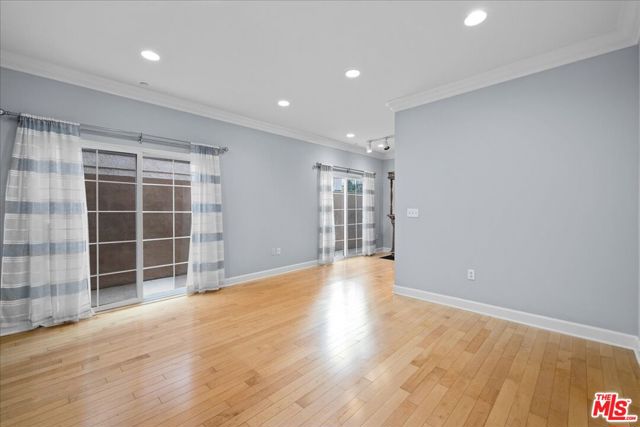 5312 Denny Avenue, 5 photo 6