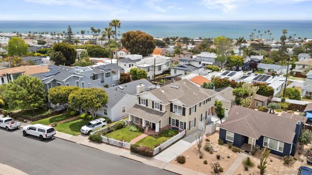 5640 Waverly Ave, La Jolla CA: https://media.crmls.org/mediaz/f0308f63-bd02-468e-b513-d6d04e2b1336.jpg