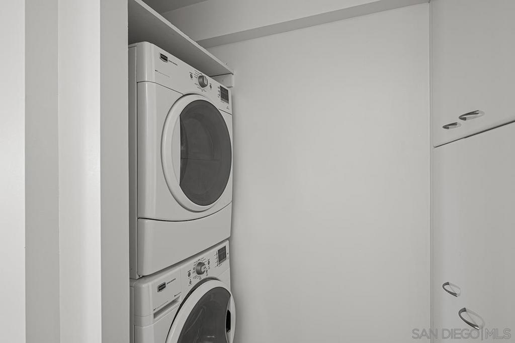 https://media.crmls.org/mediaz/f031c9ba-5c89-4156-8642-50a714f47d48.jpg?preset=X-Large