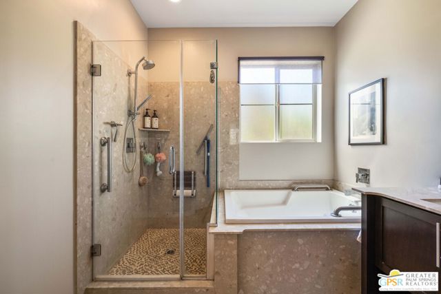 2985 Searchlight Lane, Palm Springs CA: https://media.crmls.org/mediaz/f0322919-3f01-494c-8903-e9f372bf5d1f.jpg