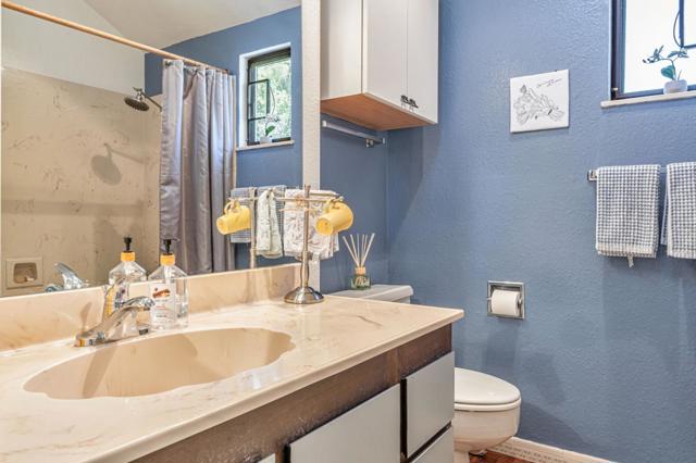 2411 Carlmont Drive, Belmont CA: https://media.crmls.org/mediaz/f0328370-aa9e-483c-b069-511be45f810e.jpg