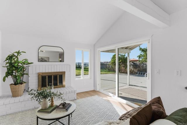 Detail Gallery Image 9 of 31 For 190 61st Street, San Diego,  CA 92114 - 5 Beds | 2 Baths