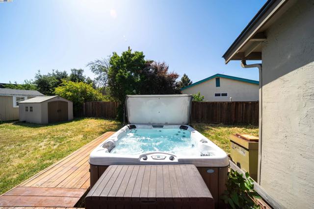 34505 Salinas Pl, Fremont CA: https://media.crmls.org/mediaz/f0342374-2d70-45ea-9921-262f68ec2a62.jpg