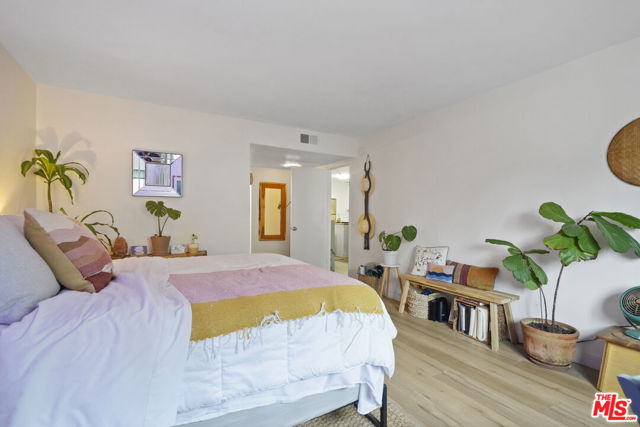 6472 Cavalleri Road, Malibu CA: https://media.crmls.org/mediaz/f0343ec7-034a-47a3-b5de-b57d78eb24a2.jpg
