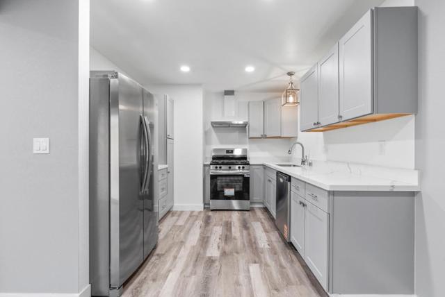 912 Acosta Plaza, Salinas CA: https://media.crmls.org/mediaz/f03454df-f7a1-4643-92b7-8957c4da6a71.jpg