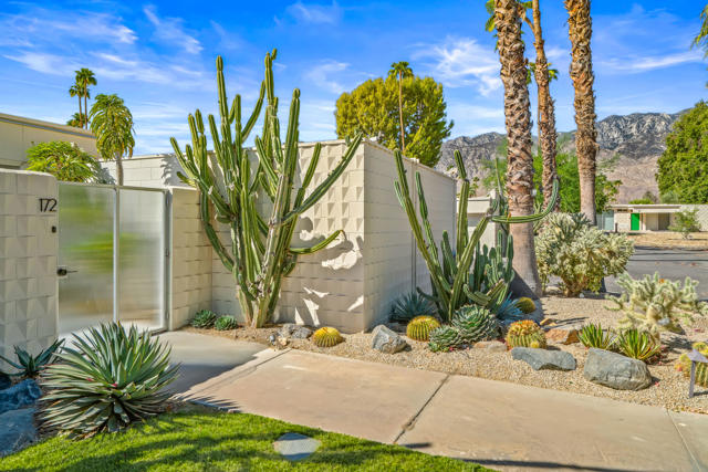 172 Desert Lakes Drive, Palm Springs, CA 92264