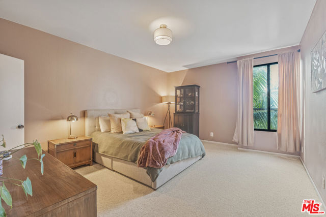 12115 San Vicente Boulevard, Los Angeles CA: https://media.crmls.org/mediaz/f034cf42-5a19-4396-afc8-c3a0d4ff22c1.jpg