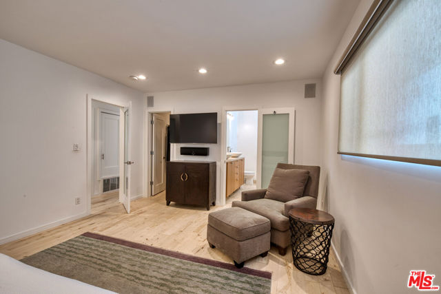 2137 Glencoe Avenue photo 10