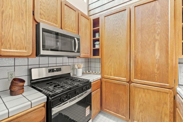 461 Dela Vina Avenue, Monterey CA: https://media.crmls.org/mediaz/f035113e-c04e-4b58-bc98-97a5ebf33216.jpg