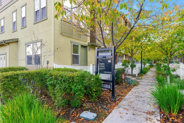 203 Peppermint Tree Terrace, Sunnyvale CA: https://media.crmls.org/mediaz/f03618c0-616a-4353-98dc-bb3c1e350bc4.jpg