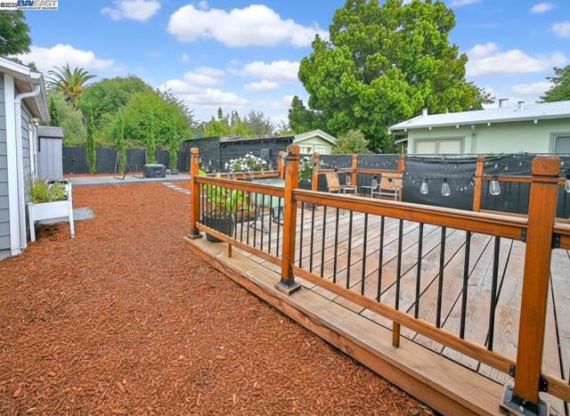 5706 Brookdale Ave, Oakland CA: https://media.crmls.org/mediaz/f03695f7-da9f-4b42-ab4b-e57e0c4375a3.jpg