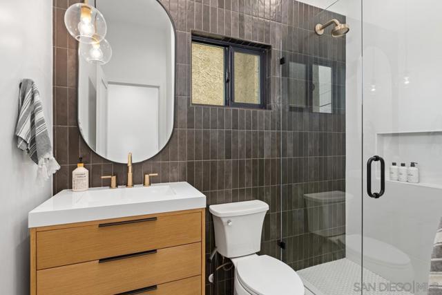 1826 Galveston St, San Diego CA: https://media.crmls.org/mediaz/f037367c-a4c0-4d3d-b810-d691b54b483e.jpg