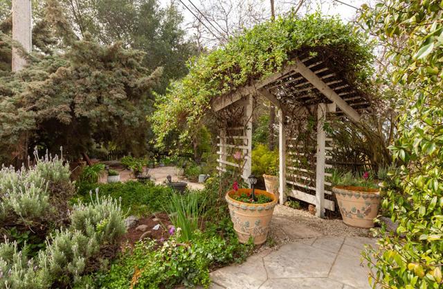 820 Comstock Road, Hollister CA: https://media.crmls.org/mediaz/f0377ebd-4f77-4502-bd3d-ad96a7d5f347.jpg