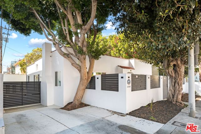 8226 Fountain Avenue, West Hollywood CA: https://media.crmls.org/mediaz/f037887a-4692-47ec-a758-6b408affbf41.jpg