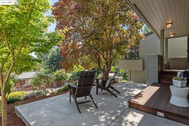 737 Woodhaven Rd, Berkeley CA: https://media.crmls.org/mediaz/f0378988-6289-40e5-9876-1fb5a19cad95.jpg