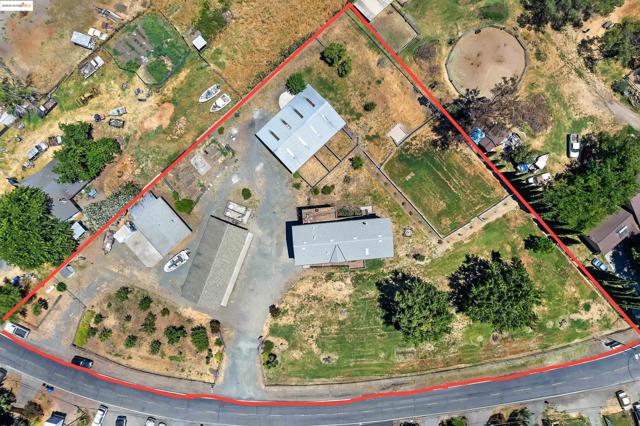 2325 Taylor Rd, Bethel Island CA: https://media.crmls.org/mediaz/f038277e-5e3e-42cf-82d8-2a6e4d2c7afe.jpg