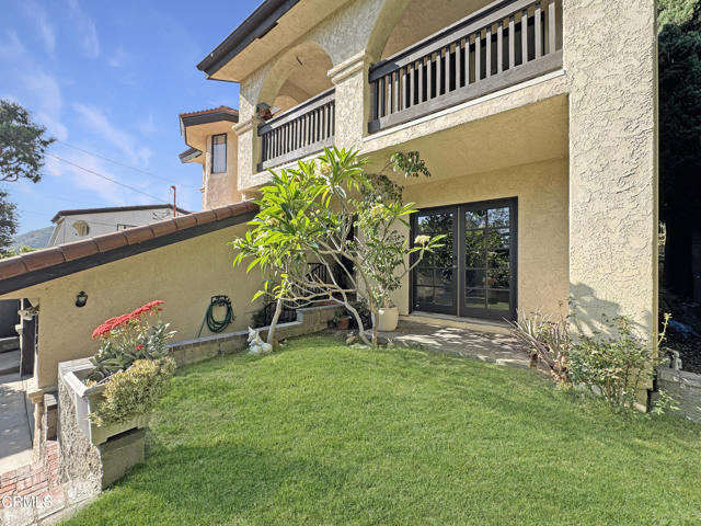 2307 Dorothy Street, La Crescenta CA: https://media.crmls.org/mediaz/f0384ced-044e-4b4c-8857-138eeae13256.jpg