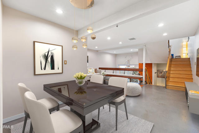 Detail Gallery Image 3 of 47 For 11912 Riverside Dr #20,  Valley Village,  CA 91607 - 2 Beds | 3 Baths