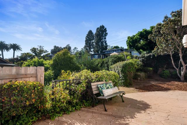 2320 Ivy Road, Oceanside CA: https://media.crmls.org/mediaz/f038ec10-b8f5-4119-857b-075dcc0d9c91.jpg