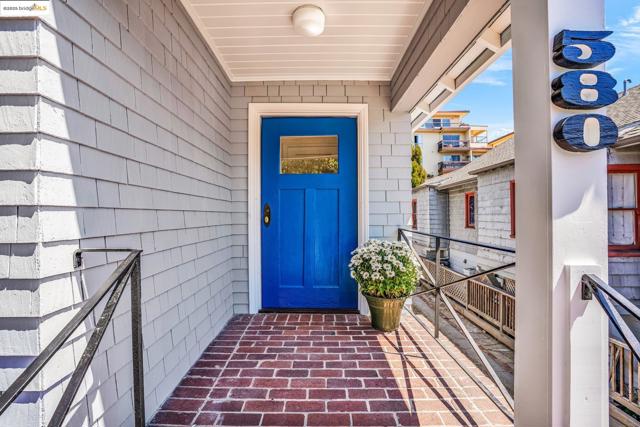 580 Chetwood St., Oakland CA: https://media.crmls.org/mediaz/f0397b1b-62c0-4e8b-aa68-ee0e557271da.jpg
