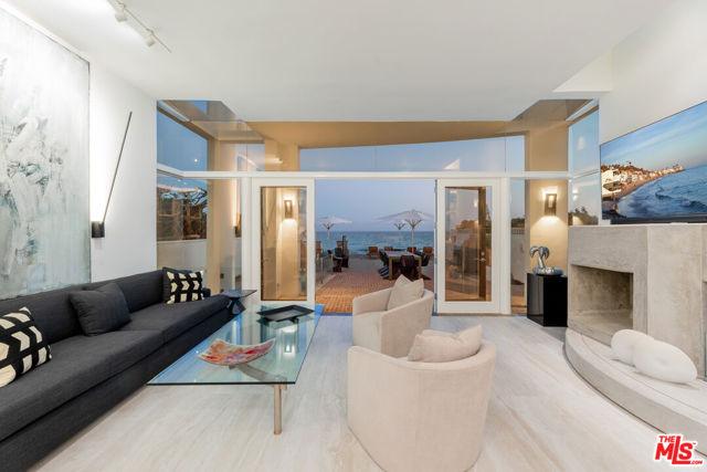 23754 MALIBU Road, Malibu CA: https://media.crmls.org/mediaz/f03a2d99-f2e8-4403-9ca2-d90611a95027.jpg