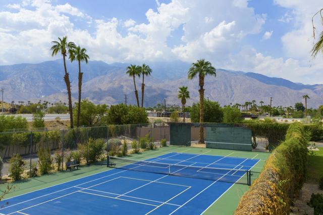 139 Desert Lakes Drive, Palm Springs CA: https://media.crmls.org/mediaz/f03a4f2a-0c8d-4523-9768-acaa2c670c08.jpg