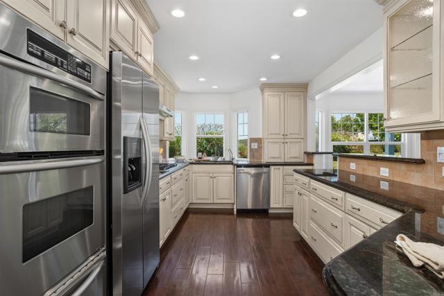Detail Gallery Image 9 of 30 For 3664 Lorimer Ln, Encinitas,  CA 92024 - 5 Beds | 4 Baths