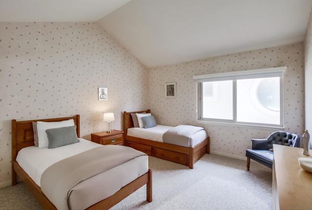 6 Buccaneer Way, Coronado CA: https://media.crmls.org/mediaz/f03a9f7b-03b5-45bf-a7b8-afd0395c65f9.jpg