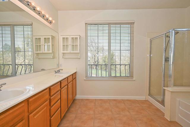 4189 Tessa Pl, Pleasanton CA: https://media.crmls.org/mediaz/f03b0a5c-7d74-46fc-ab87-9a13407f67ca.jpg