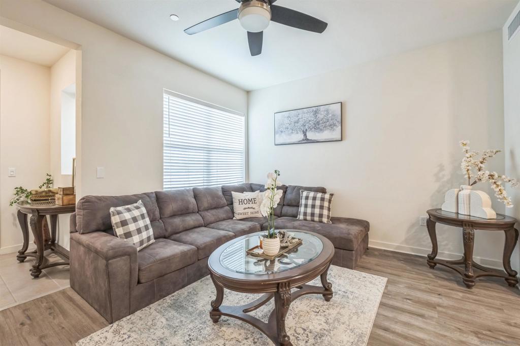 885 Blackstone - photo 3