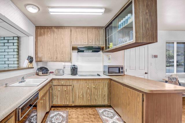 Detail Gallery Image 15 of 38 For 8301 Beaver Lake Dr, San Diego,  CA 92119 - 3 Beds | 2 Baths