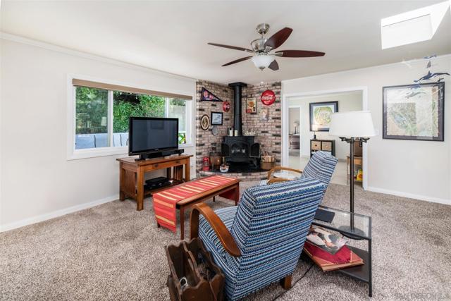 4737 Baylor Dr, San Diego CA: https://media.crmls.org/mediaz/f03bf8b0-8291-4150-851e-8b7c2bd6d8ef.jpg